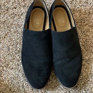 Black dress shoes